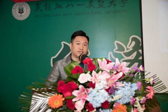 校友刘海滨进行创业事迹分享.jpg